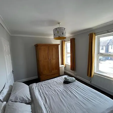 Villa Entire 3 Bed House In Ipswich Exterior foto
